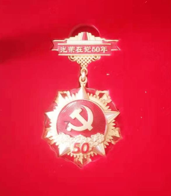 恋爱中该不该和现任聊前任？
